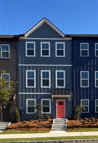 Image 6 of a home in Array.