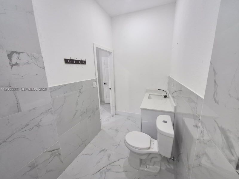 Furnished interior view inside a new home in , Clewiston (Image 6).