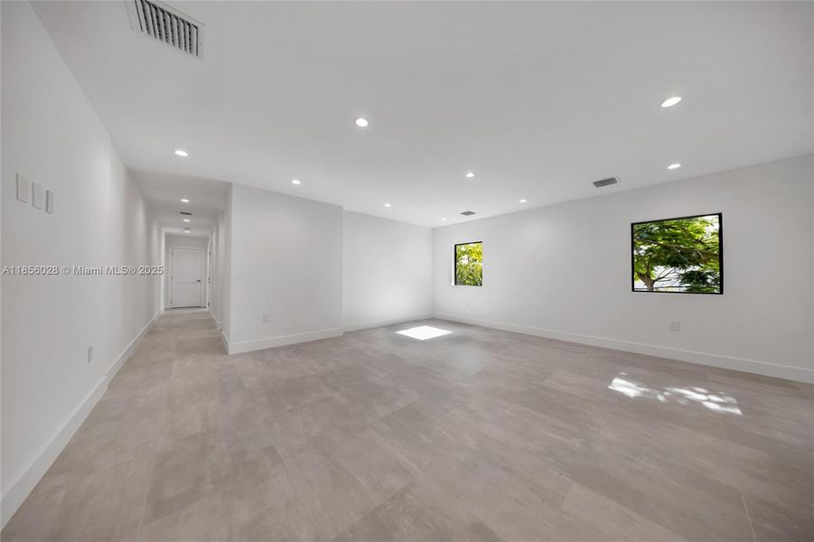 Spacious, unfurnished interior of a new home in , Miami (Image 20).