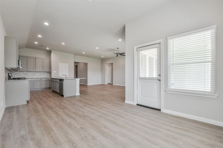 Spacious, unfurnished interior of a new home in King Oaks Village, Baytown (Image 12). Spacious, unfurnished interior of a new home in King Oaks Village, Baytown (Image 12).