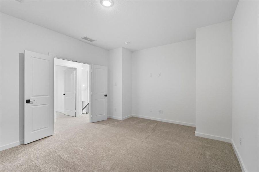 Spacious, unfurnished interior of a new home in Hillstead, Lavon (Image 19).