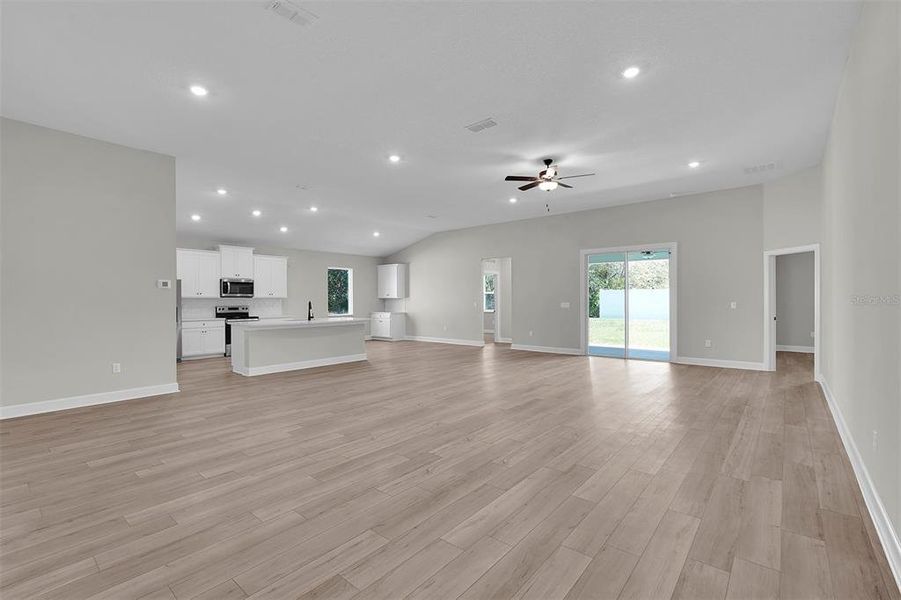 Spacious, unfurnished interior of a new home in , Palm Coast (Image 16).