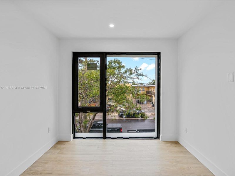 Spacious, unfurnished interior of a new home in , Miami (Image 31).