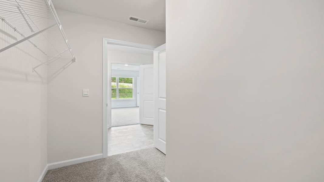 Spacious, unfurnished interior of a new home in Cascade Point, Seneca (Image 30).