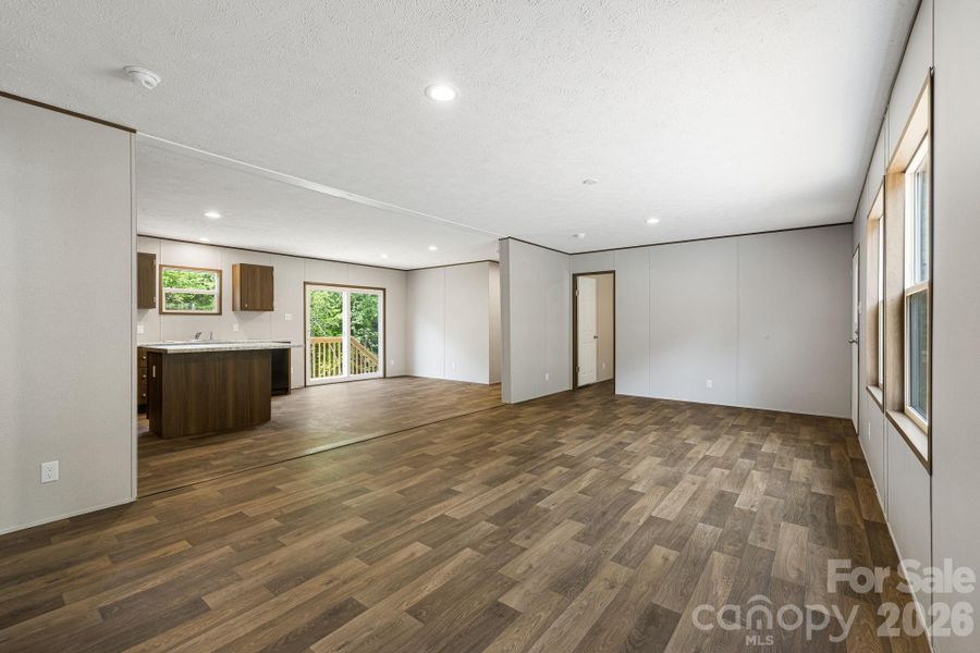 Spacious, unfurnished interior of a new home in , Nebo (Image 17).