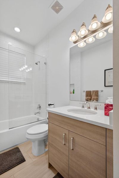 Furnished interior view inside a new home in , Port St. Lucie (Image 34).