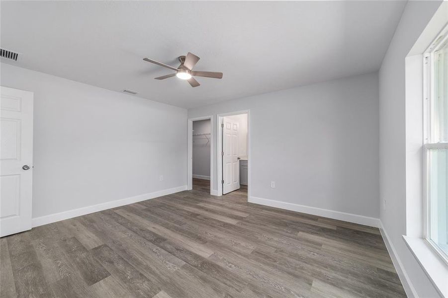 Spacious, unfurnished interior of a new home in , Dunnellon (Image 24).