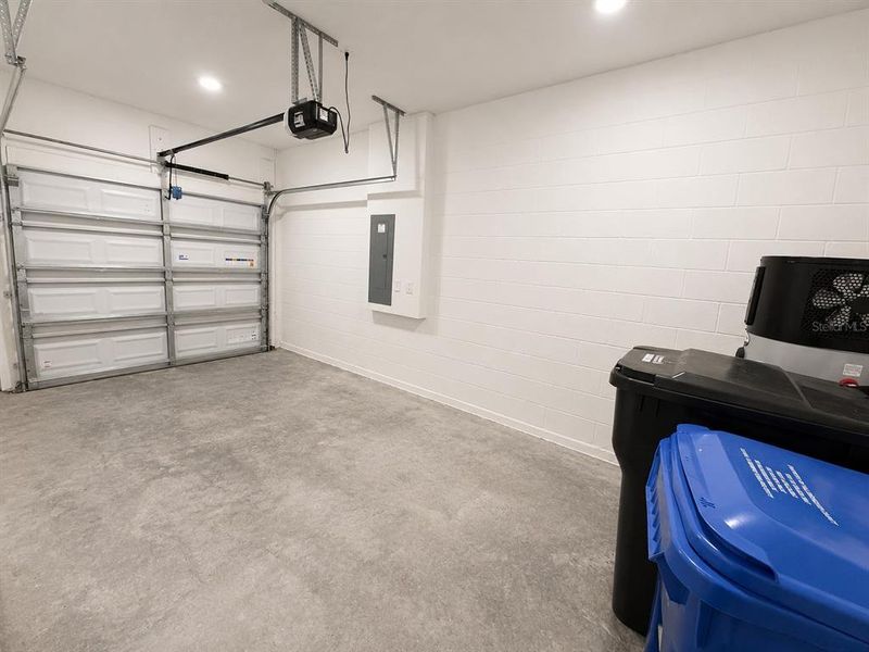 Spacious, unfurnished interior of a new home in , Tampa (Image 24). Spacious, unfurnished interior of a new home in , Tampa (Image 24).