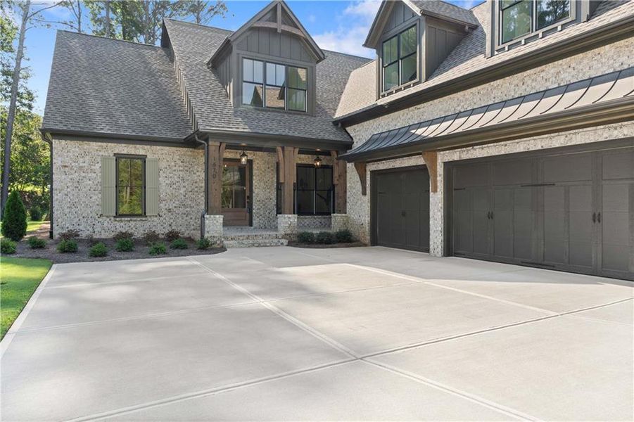 Exterior details and patio area of a home in Woodford, Acworth (Image 29).
