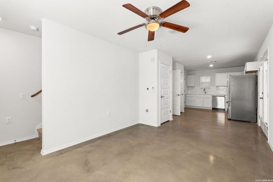 Spacious, unfurnished interior of a new home in , San Antonio (Image 20).