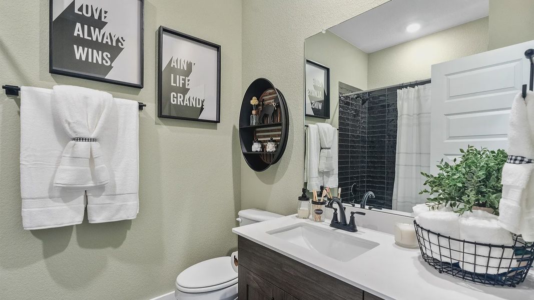 Furnished interior view inside a new home in Highland Village, Georgetown (Image 17).