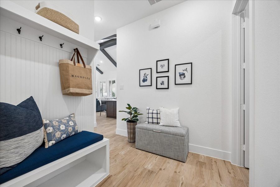 Another view of mudroom.