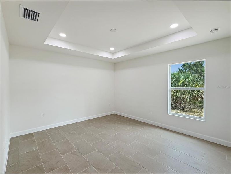 Spacious, unfurnished interior of a new home in , Punta Gorda (Image 28).
