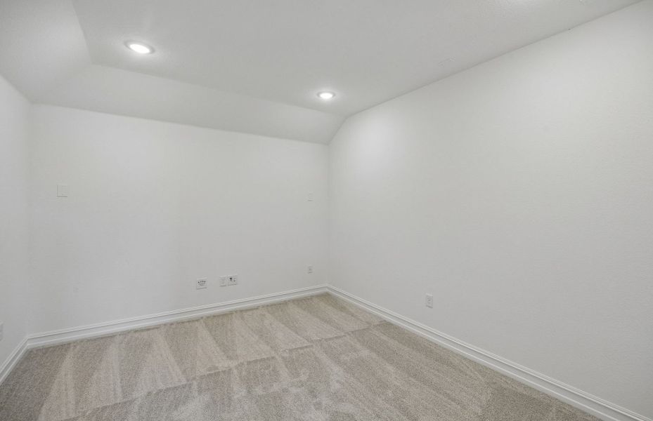 Spacious, unfurnished interior of a new home in Wilson Creek Meadows, Celina (Image 21).
