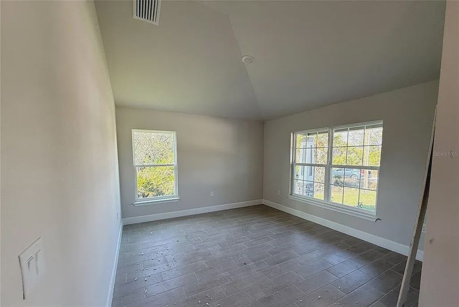 Spacious, unfurnished interior of a new home in South Gulf Cove, Port Charlotte (Image 13).