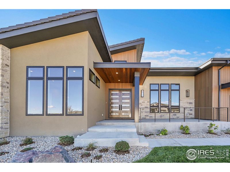 Exterior details and patio area of a home in , Berthoud (Image 2).