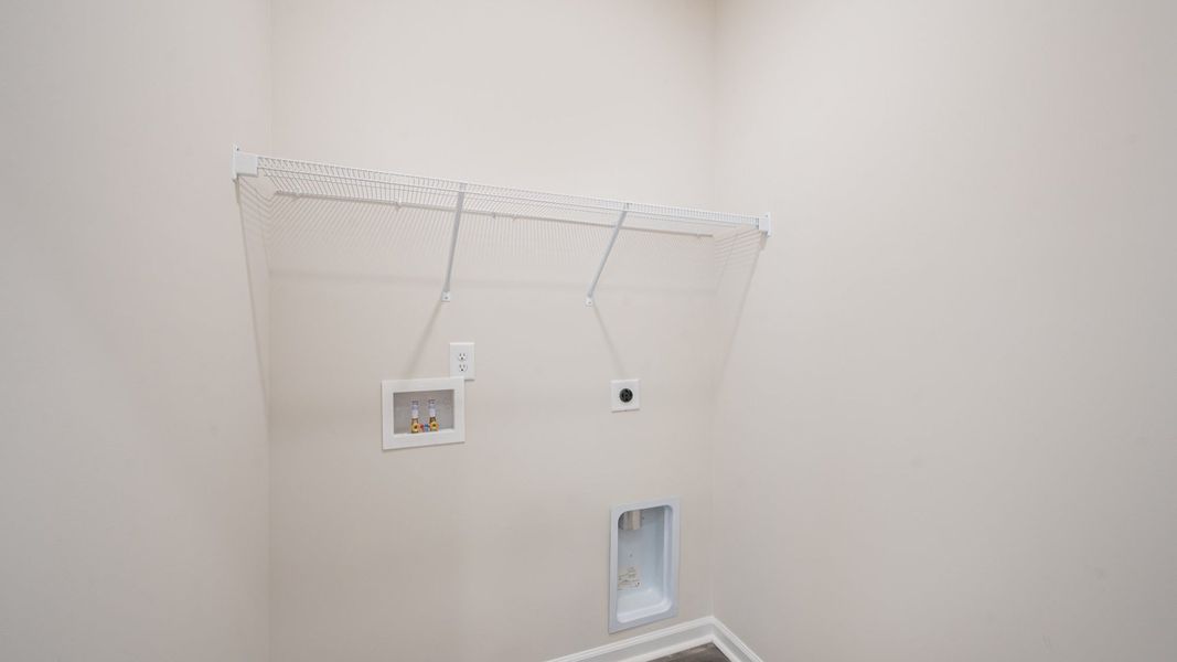 Spacious, unfurnished interior of a new home in Indigo Preserve, Leland (Image 10).