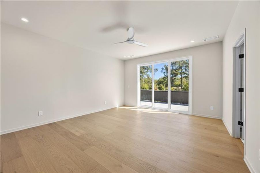 Spacious, unfurnished interior of a new home in , Atlanta (Image 74).