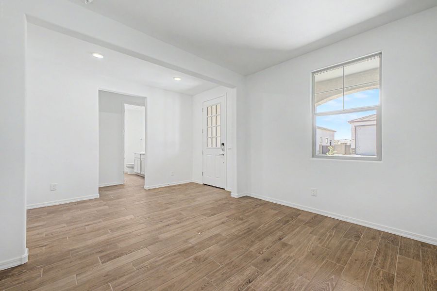 Spacious, unfurnished interior of a new home in Las Ventanas - RV Collection, Goodyear (Image 13).