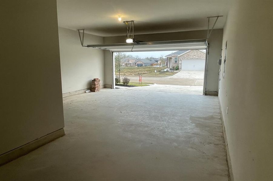 Tandem Garage - Inside