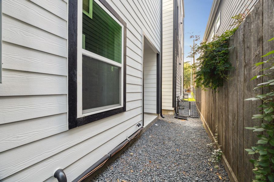 Back yard *picture is of a previously constructed home by the builder. 812 Thornton finishes will be very similar but this photo is meant to show craftsmanship, quality and to show a product very similar to the plan for 812 Thornton. However, the builder has the right to change finishes at their sole discretion. Back yard *picture is of a previously constructed home by the builder. 812 Thornton finishes will be very similar but this photo is meant to show craftsmanship, quality and to show a product very similar to the plan for 812 Thornton. However, the builder has the right to change finishes at their sole discretion.