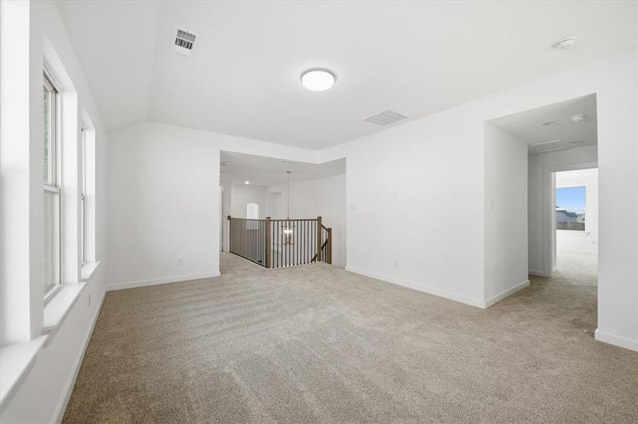 Spacious, unfurnished interior of a new home in Cambridge Crossing, Celina (Image 16).