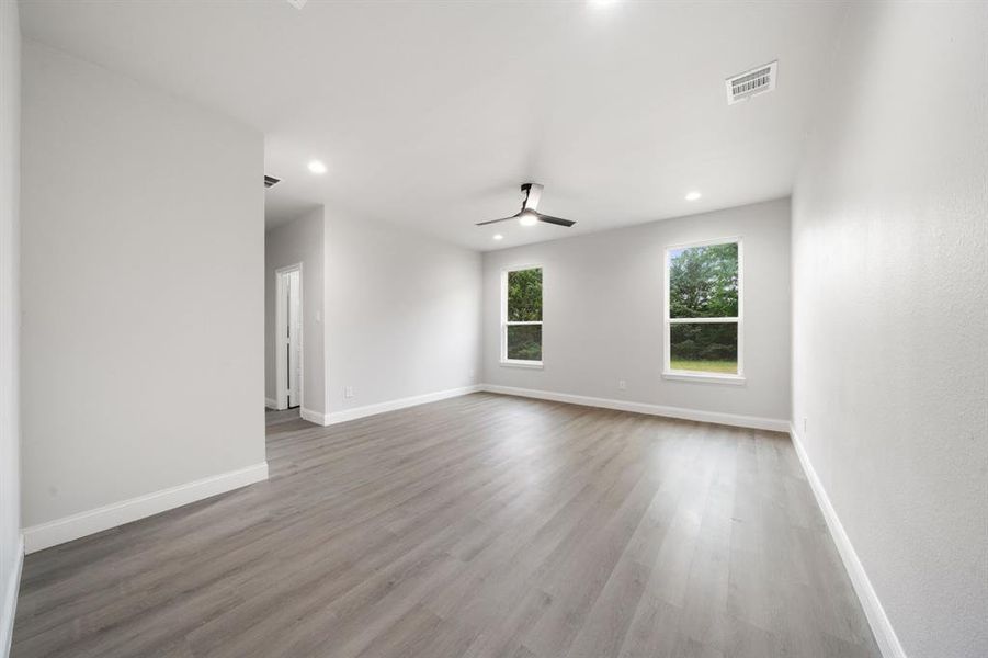 Spacious, unfurnished interior of a new home in , Greenville (Image 26).
