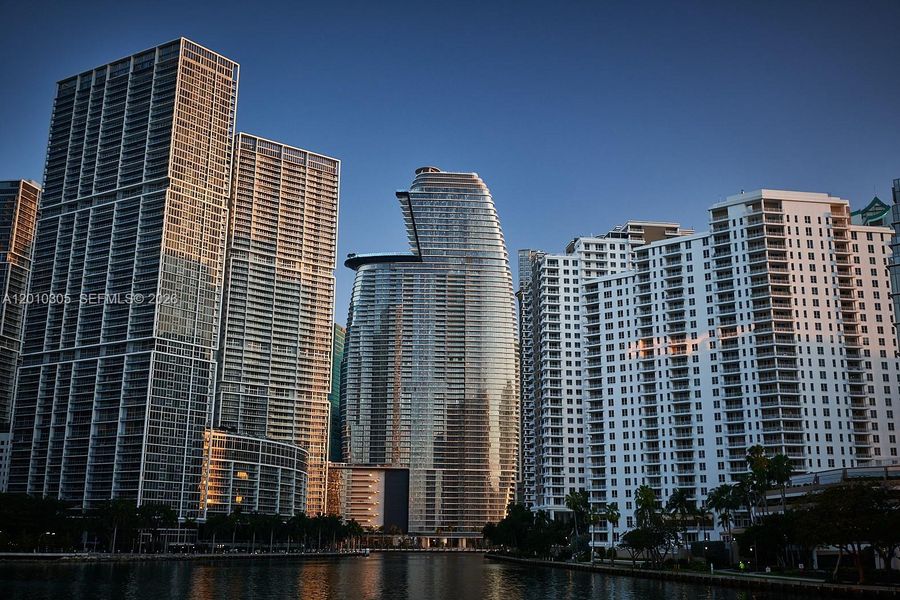 Condo located in Miami, FL showcasing its design and architecture (Image 16). Condo located in Miami, FL showcasing its design and architecture (Image 16).