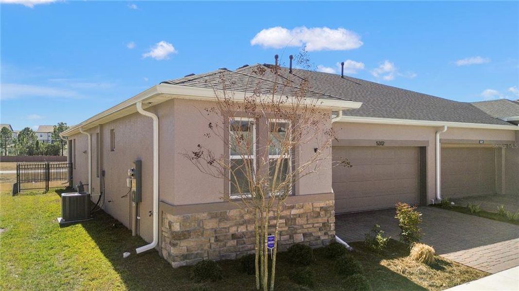 Exterior details and patio area of a home in , Ocala (Image 4). Exterior details and patio area of a home in , Ocala (Image 4).