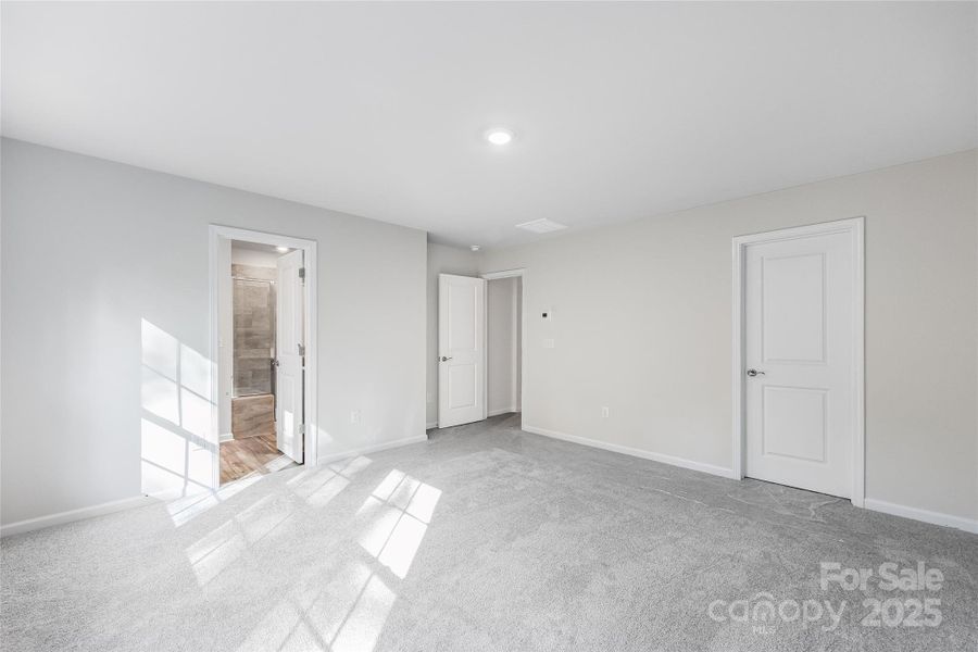 Spacious, unfurnished interior of a new home in Village of Waxhaw, Waxhaw (Image 20).