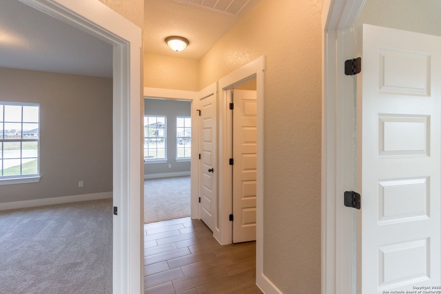 Spacious, unfurnished interior of a new home in , La Vernia (Image 20). Spacious, unfurnished interior of a new home in , La Vernia (Image 20).