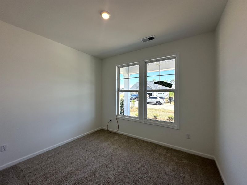Spacious, unfurnished interior of a new home in Oak Hollow, Longs (Image 9).