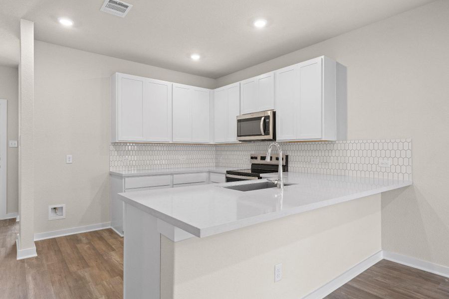Center Island in Kitchen Center Island in Kitchen