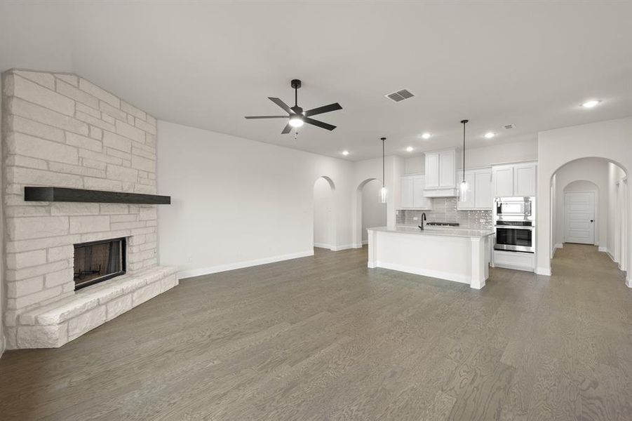 389 Paddle Boat- Living Room-3277