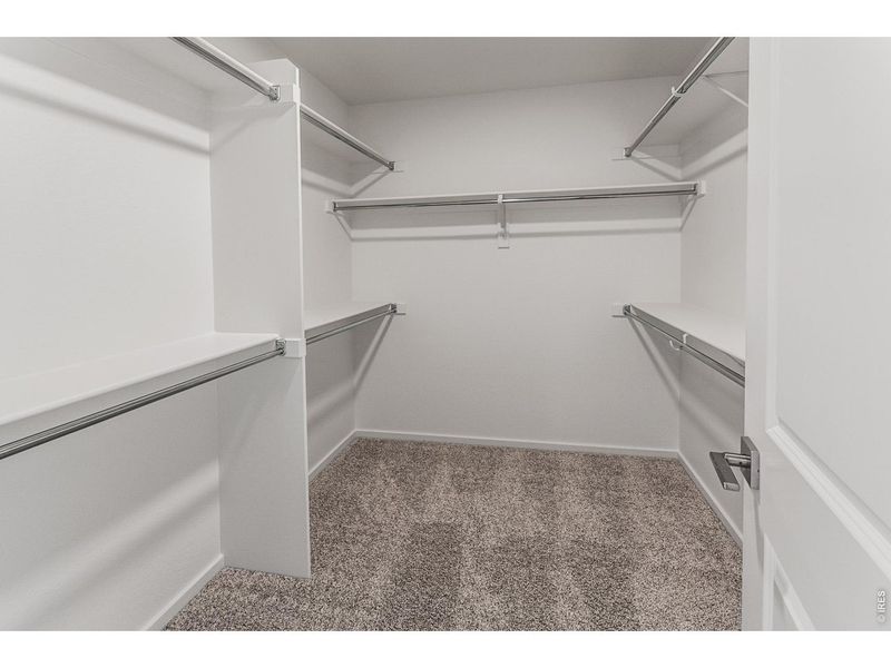 Spacious, unfurnished interior of a new home in , Timnath (Image 20).