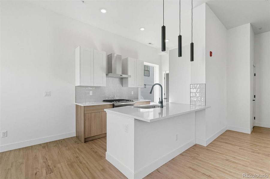 Furnished interior view inside a new home in , Lakewood (Image 8).