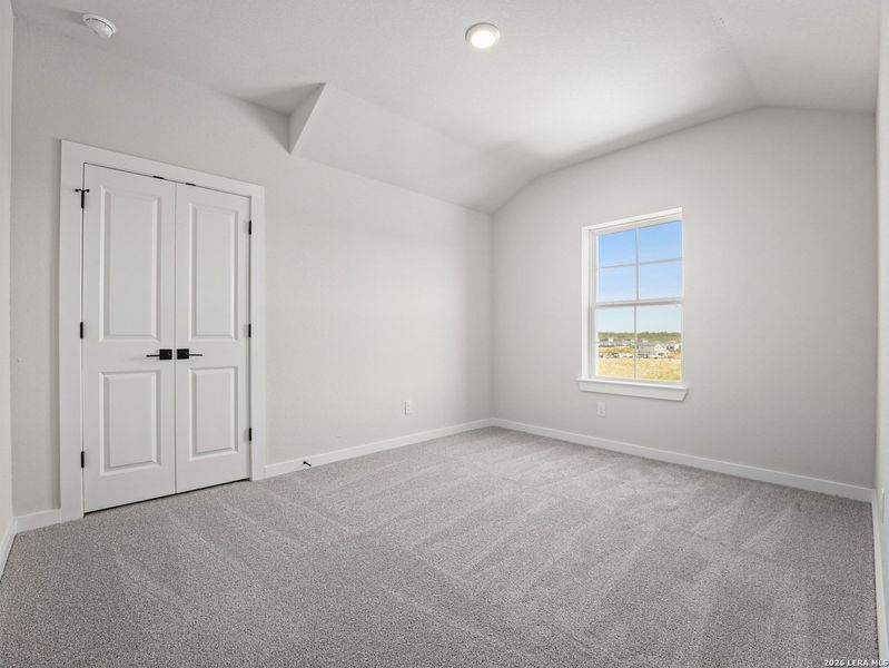 Spacious, unfurnished interior of a new home in Hunter's Ranch, San Antonio (Image 23).