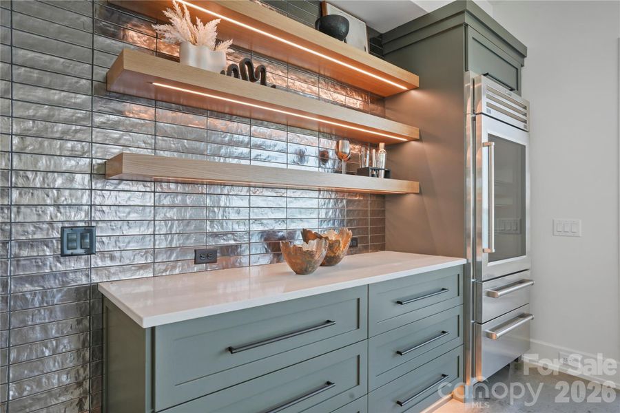 Lake Room Bar/Kitchen w/ Subzero Fridge