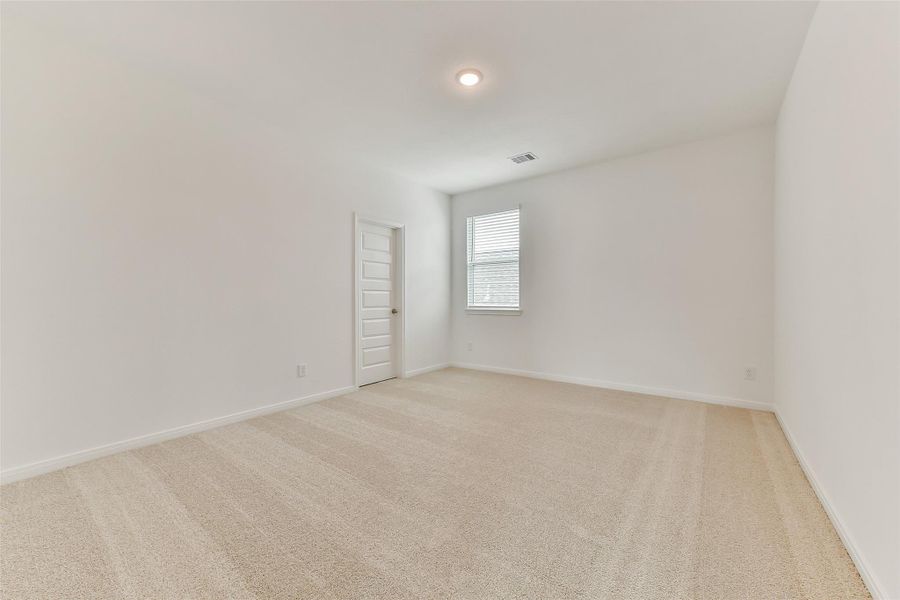 Spacious, unfurnished interior of a new home in Anderson Lake, Houston (Image 26).