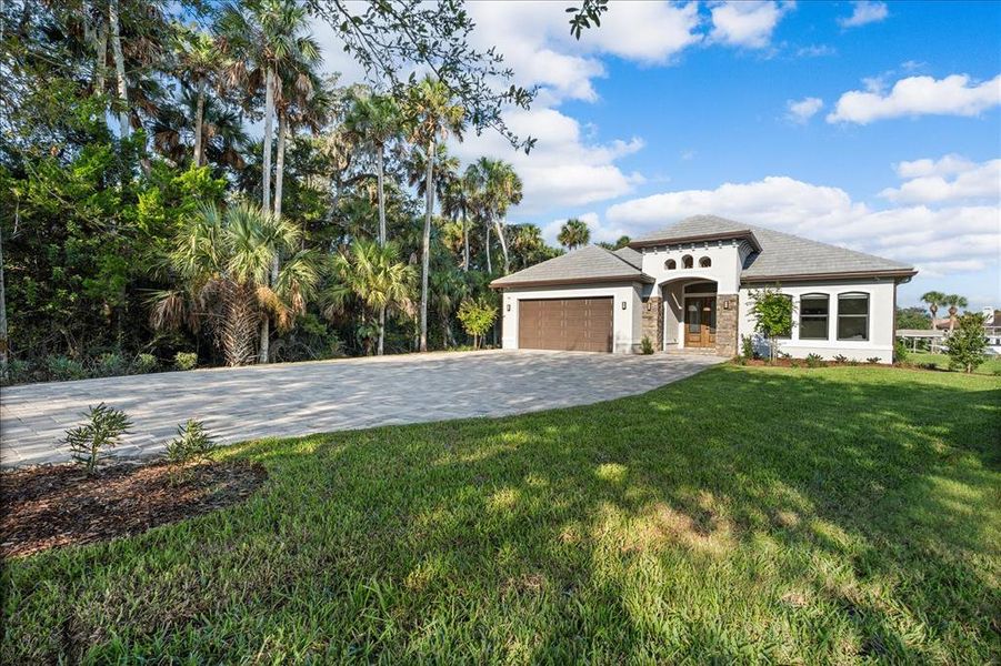 Exterior details and patio area of a home in , Palm Coast (Image 36).