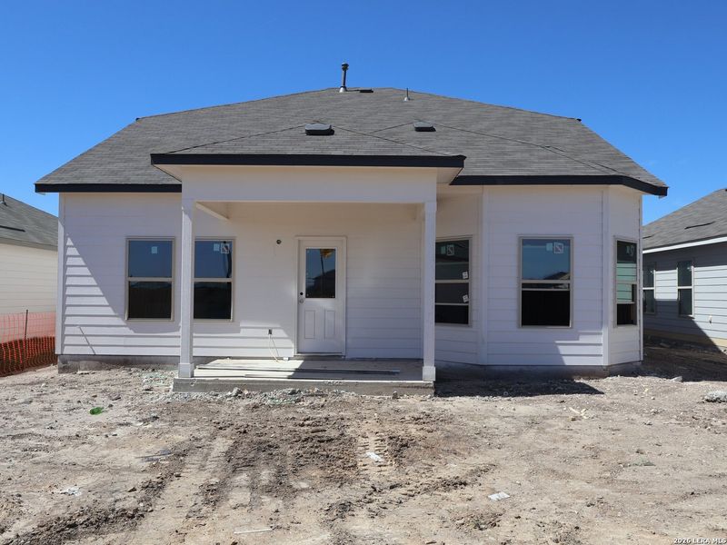 Exterior details and patio area of a home in Agave, San Antonio (Image 3).