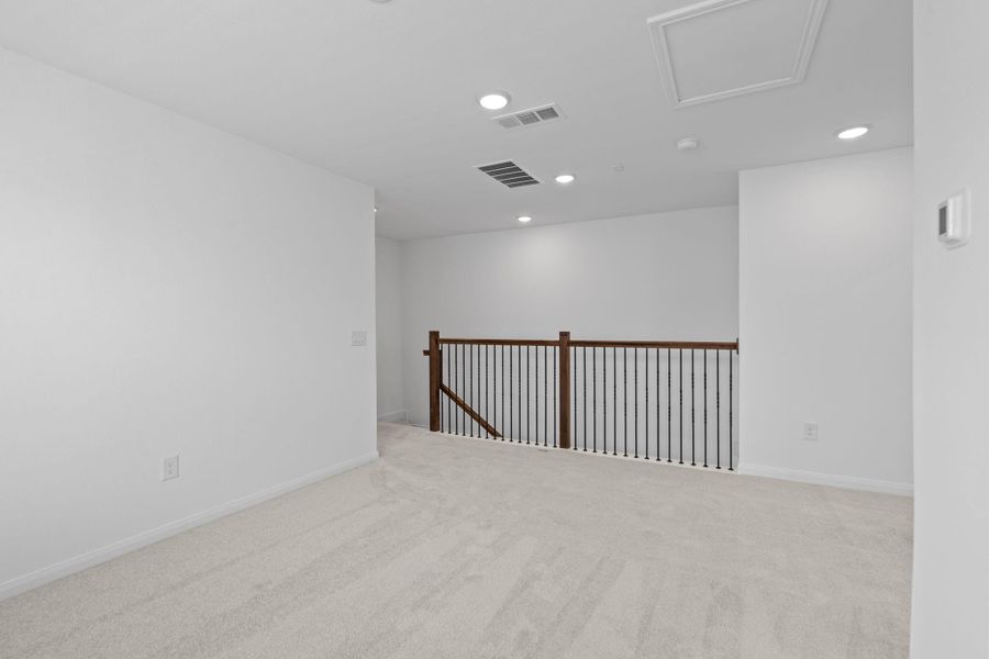 Spacious, unfurnished interior of a new home in Ellerden, Tomball (Image 9). Spacious, unfurnished interior of a new home in Ellerden, Tomball (Image 9).