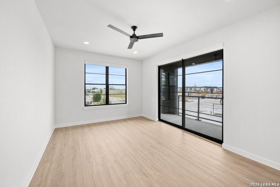 Spacious, unfurnished interior of a new home in , New Braunfels (Image 37).