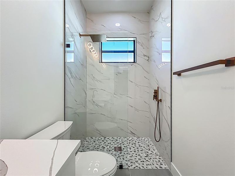 2ND BATHROOM 2ND BATHROOM