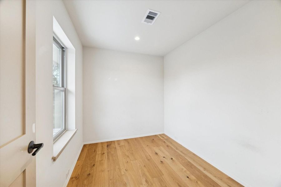 Spacious, unfurnished interior of a new home in , Cleveland (Image 17).