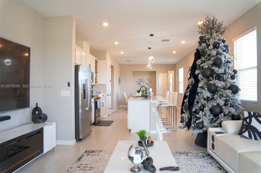Furnished interior view inside a new home in , Haines City (Image 11).