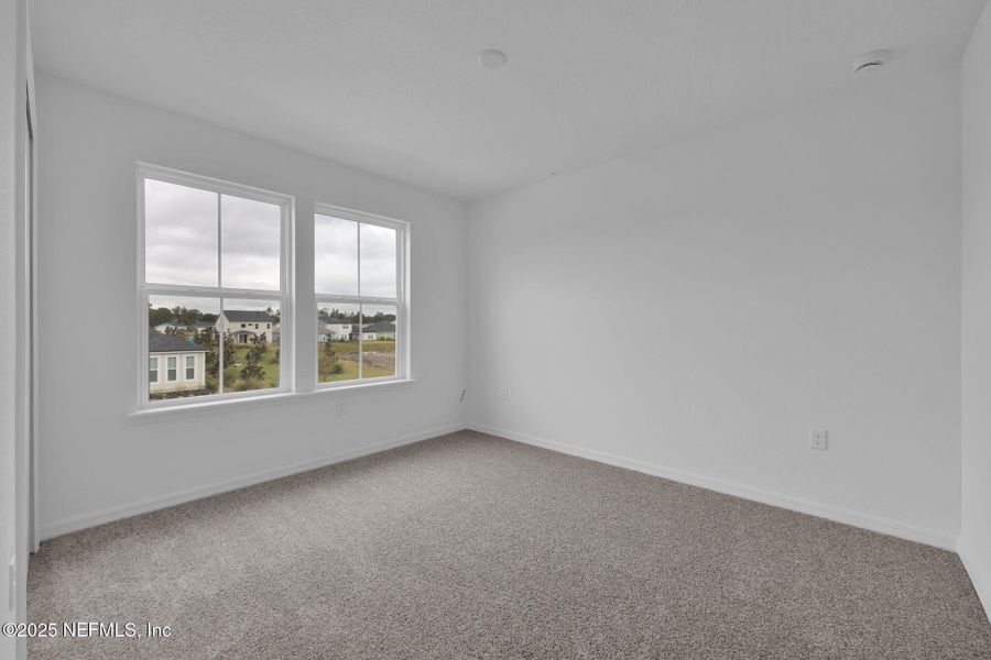 Spacious, unfurnished interior of a new home in Hyland Trail, Green Cove Springs (Image 23).