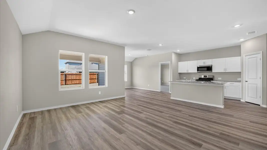 Spacious, unfurnished interior of a new home in Rosewood at Beltmill, Fort Worth (Image 16).