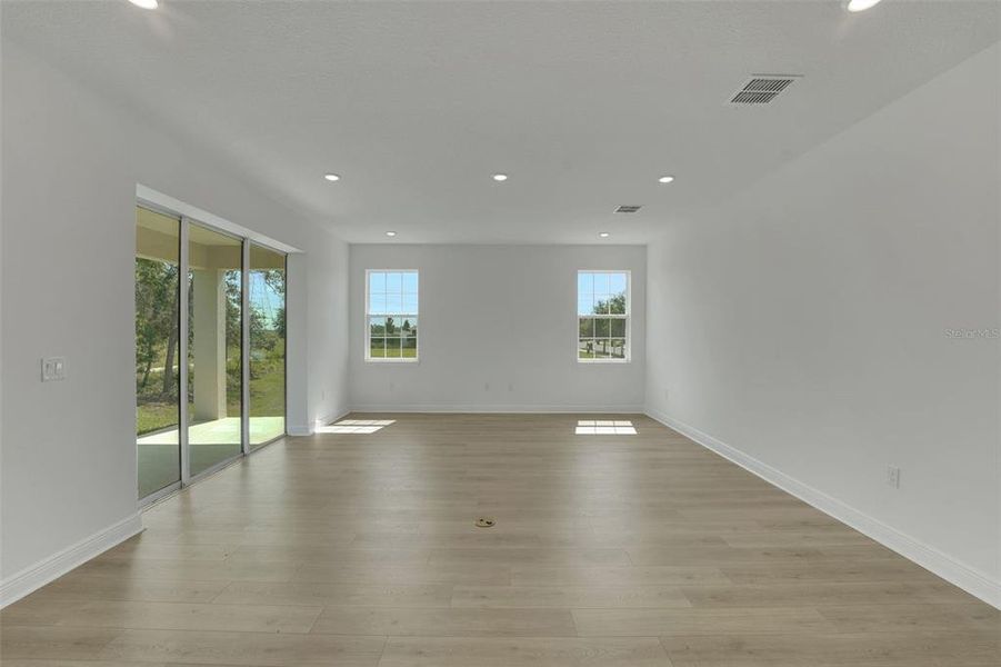 Spacious, unfurnished interior of a new home in Avalon Woods, Winter Garden (Image 24). Spacious, unfurnished interior of a new home in Avalon Woods, Winter Garden (Image 24).