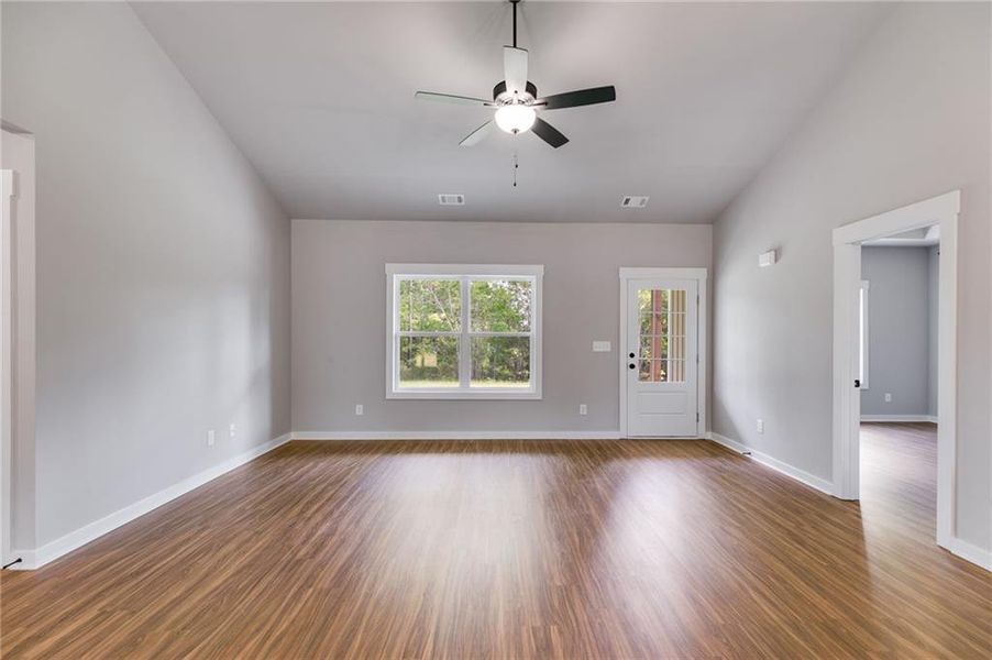 Spacious, unfurnished interior of a new home in , Buchanan (Image 14).
